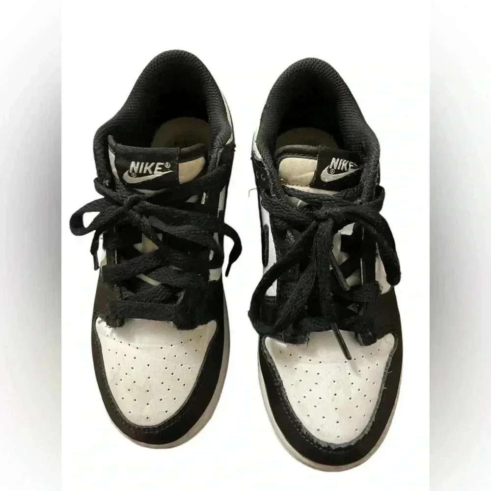 Nike Dunks Black & White size 1Y